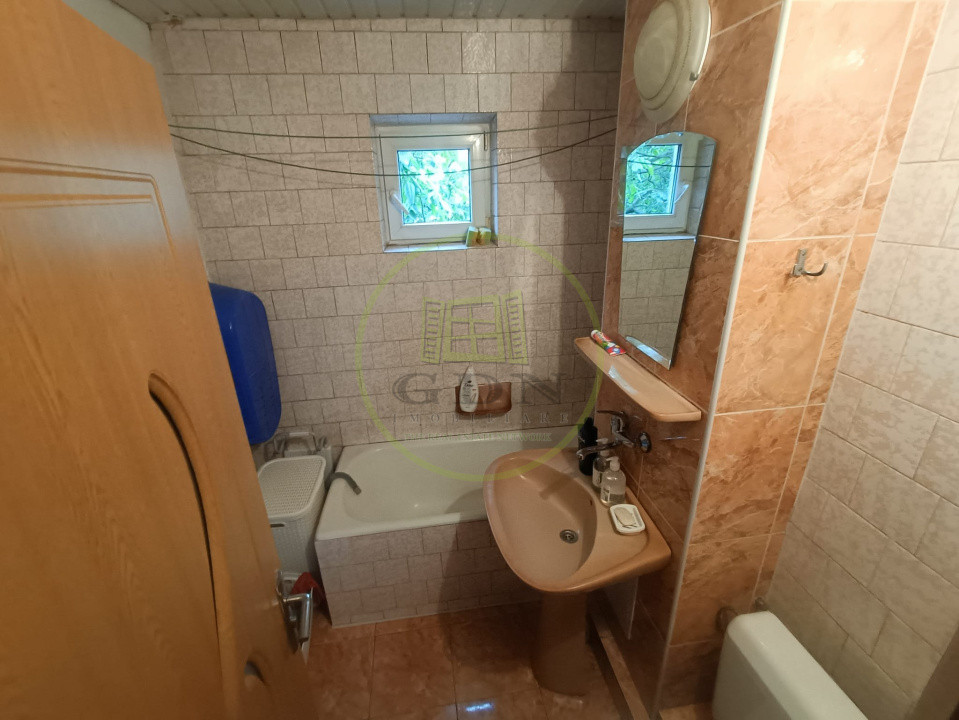 Apartament cu 4 camere de vânzare -Reghin -Făgărașului etaj 2