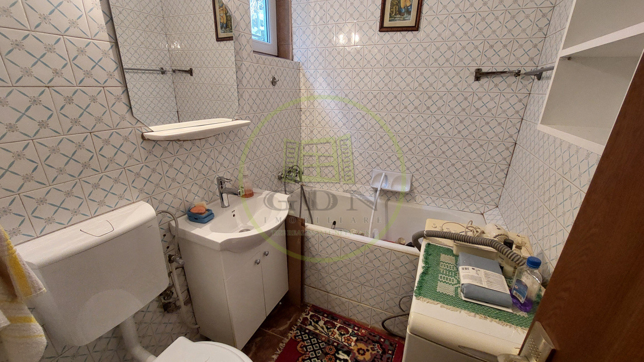 Apartament 3 camere, etajul 2, Cartier Garii, zona Piata