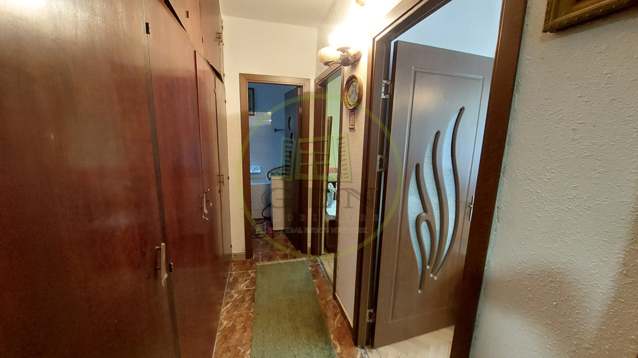 Apartament 3 camere, etajul 2, Cartier Garii, zona Piata