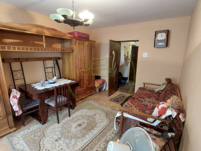 Apartament 3 camere, etajul 2, Cartier Garii, zona Piata