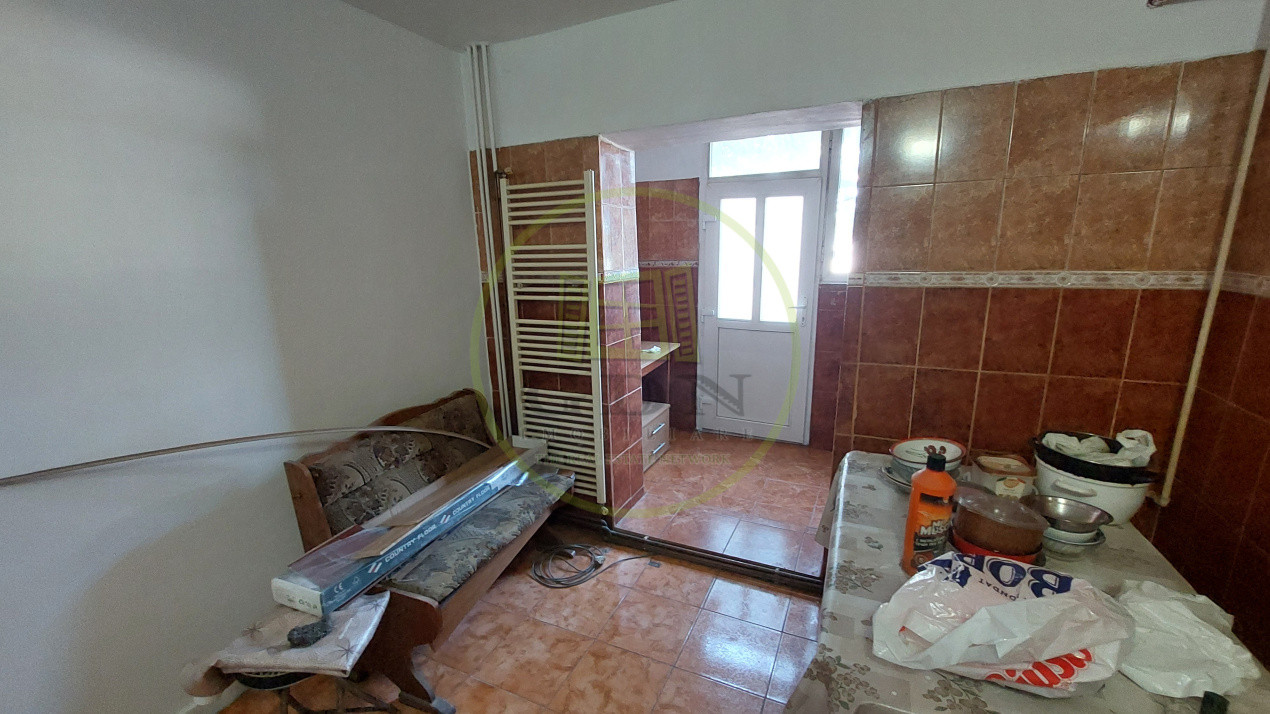 Apartament doua camere decomandat, parter, Rovine zona Bulevardul Decebal