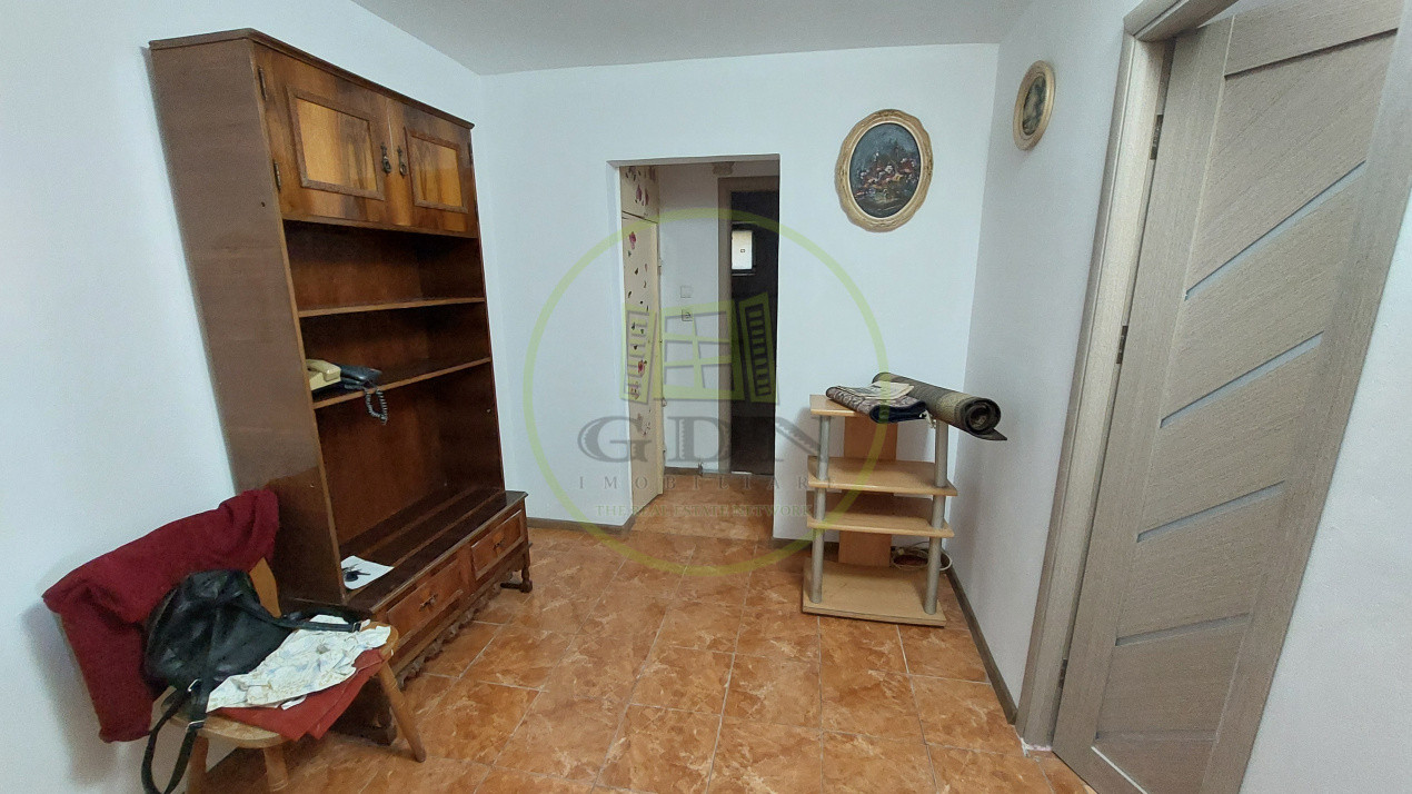 Apartament doua camere decomandat, parter, Rovine zona Bulevardul Decebal