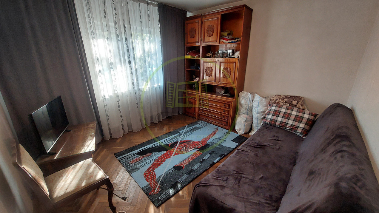 Apartament 3 camere, decomandat, parter, cartierul 1 Mai, zona Pelendava