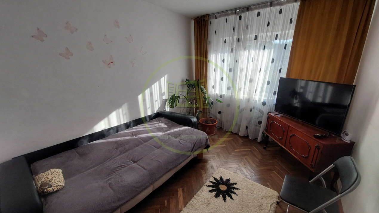 Apartament 3 camere, decomandat, parter, cartierul 1 Mai, zona Pelendava