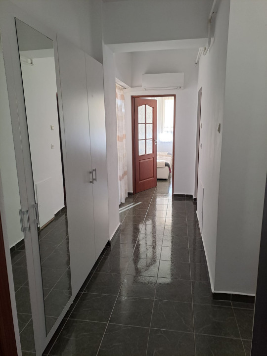 Inchiriez apartament 2 camere, 54 mp utili,Nedecomandat