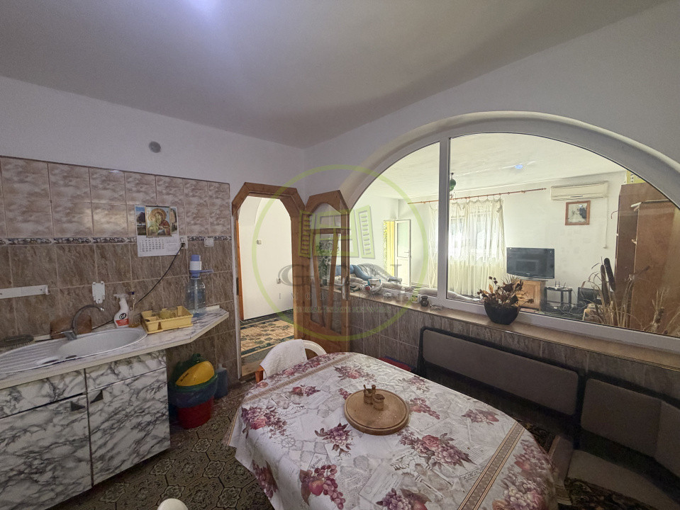 Casa S+P+1,  192mp utili, 372mp, cartier Bariera Valcii