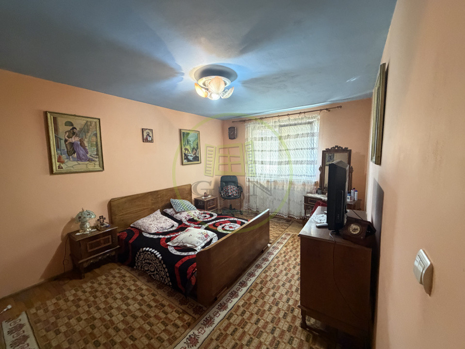 Casa S+P+1,  192mp utili, 372mp, cartier Bariera Valcii