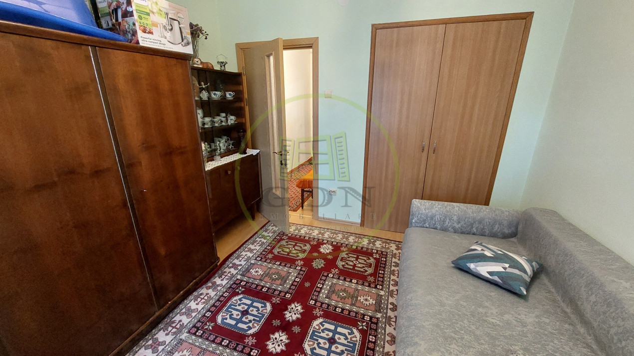 Apartament 3 camere semidecomandat, 63 mp, Rovine zona Facultatea de Drept