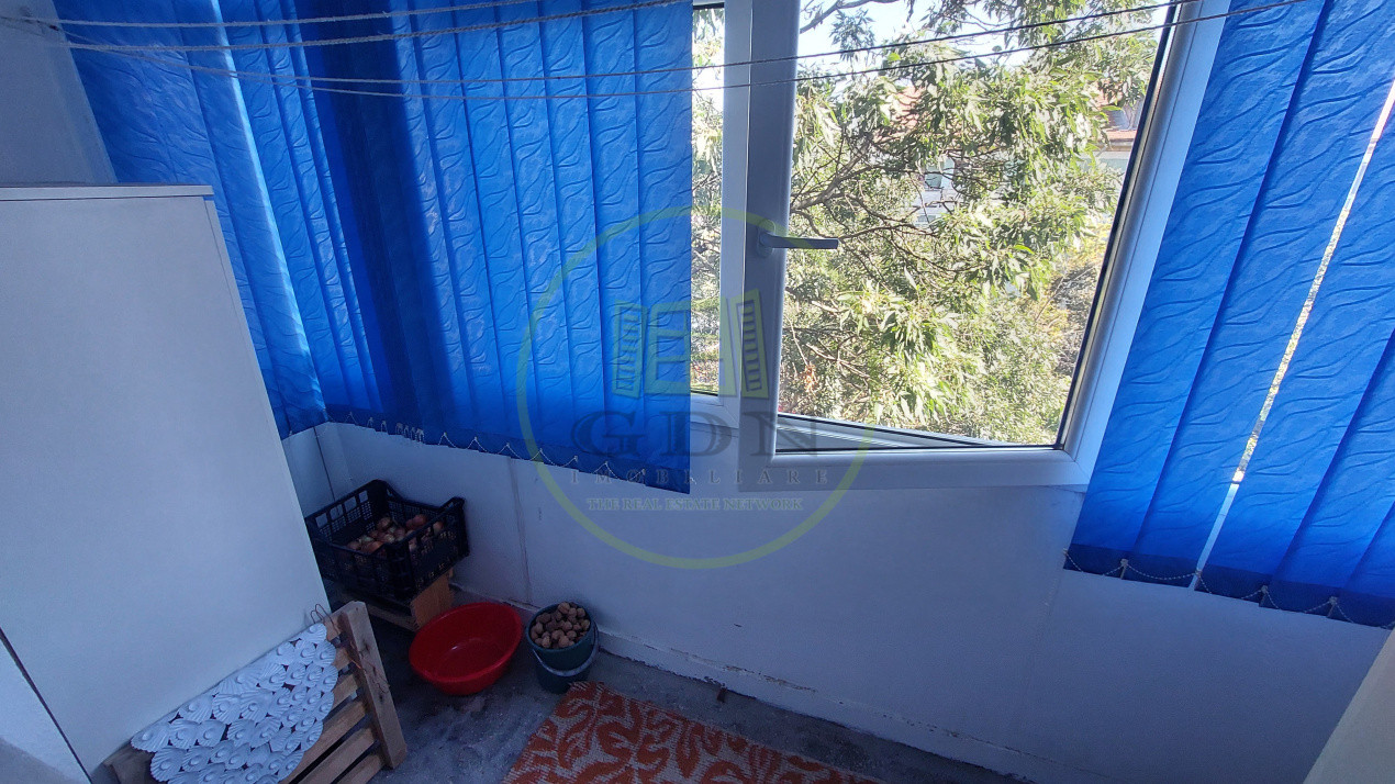 Apartament 3 camere semidecomandat, 63 mp, Rovine zona Facultatea de Drept