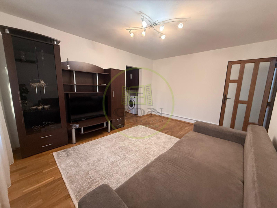 Apartament 2 camere semidecomandat, 47 mp, Cartier Craiovita Noua, Zona Big