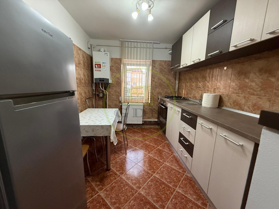 Apartament 2 camere semidecomandat, 47 mp, Cartier Craiovita Noua, Zona Big