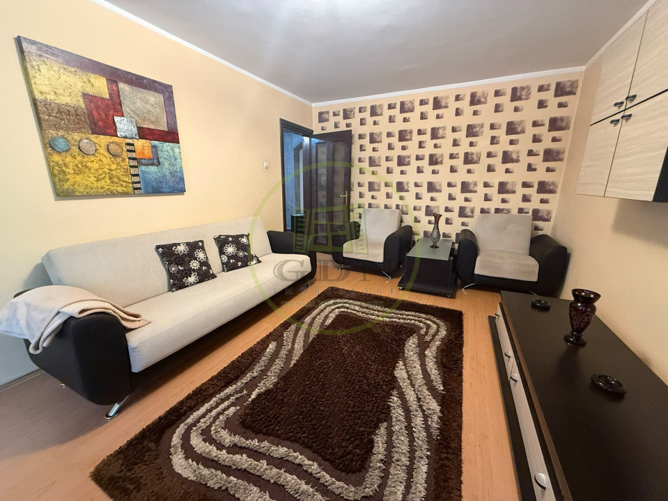 Apartament 2 camere, semidecomandat, 64 mp, zona Liceul Pedagogic