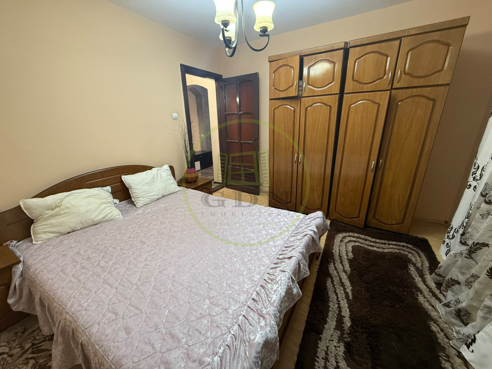 Apartament 2 camere, semidecomandat, 64 mp, zona Liceul Pedagogic
