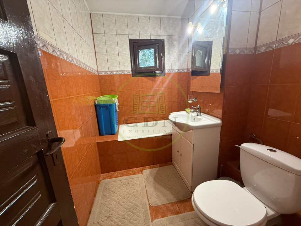 Apartament 2 camere, semidecomandat, 64 mp, zona Liceul Pedagogic