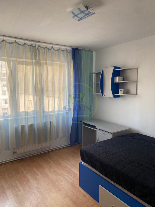 Apartament 3 camere decomandat, 68 mp, lift, etaj 3, Vasile Aaron, Sibiu