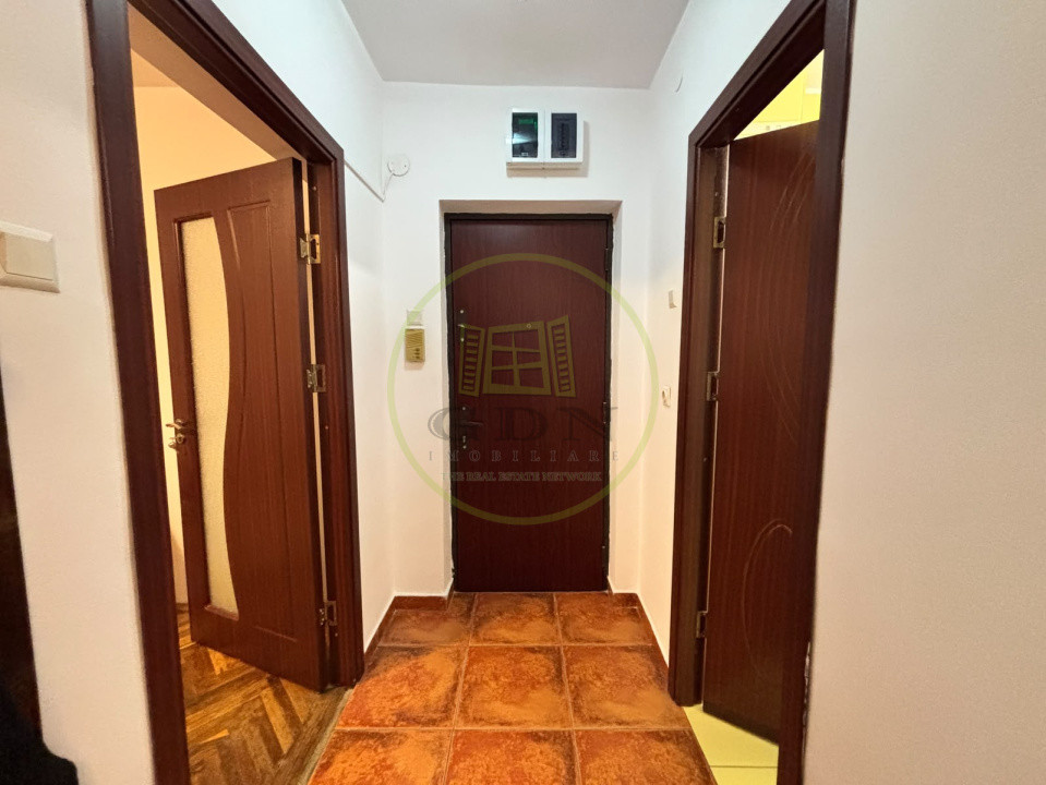 Garsoniera decomandata, 31 mp, Calea Bucuresti, zona Rotonda