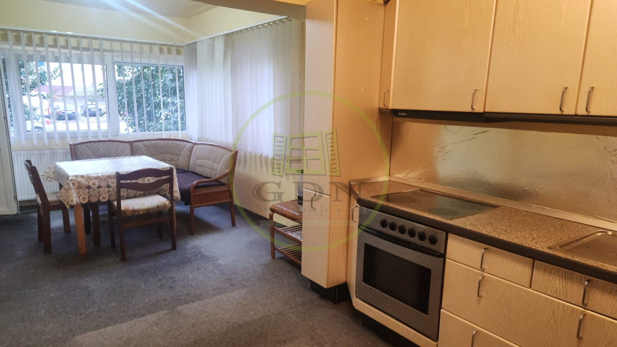 Apartament 3 camere - De inchiriat - Str Lunga