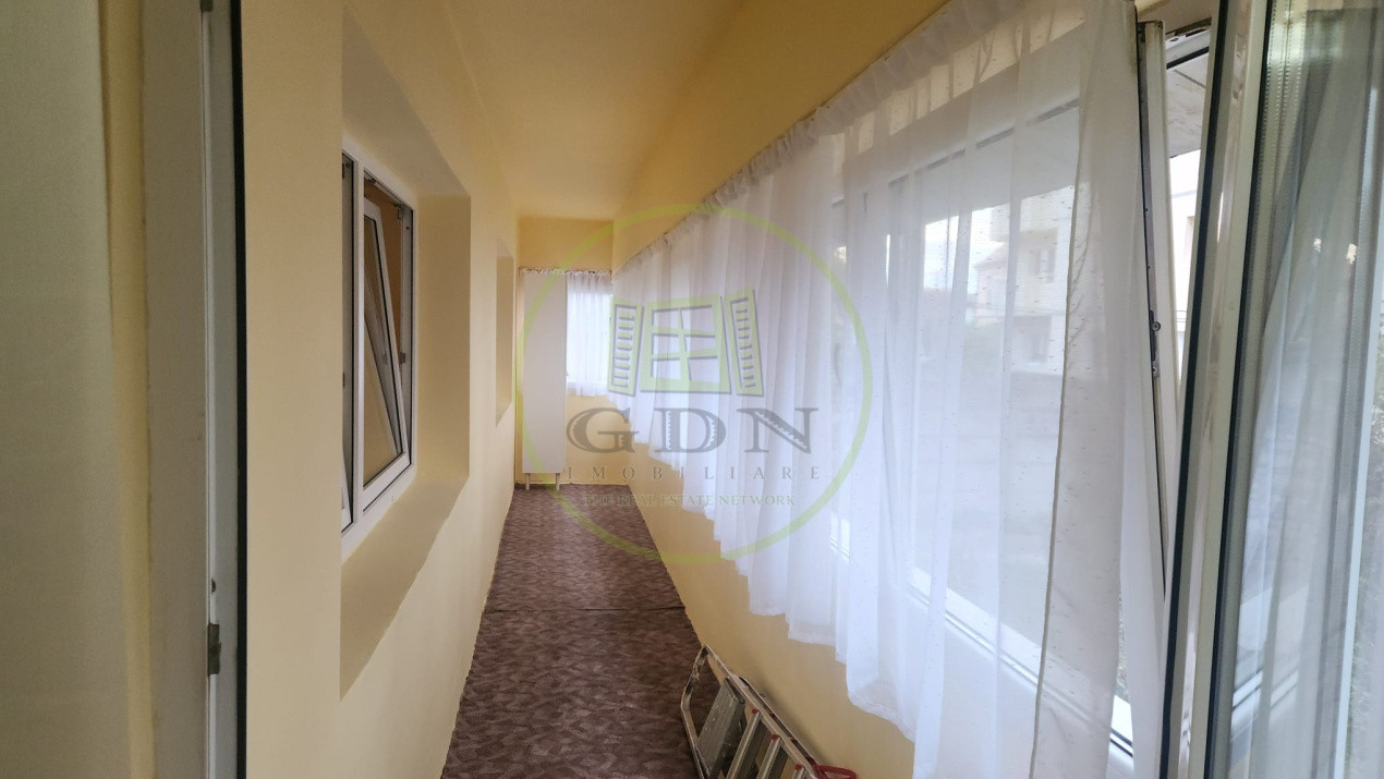 Apartament 3 camere - De inchiriat - Str Lunga