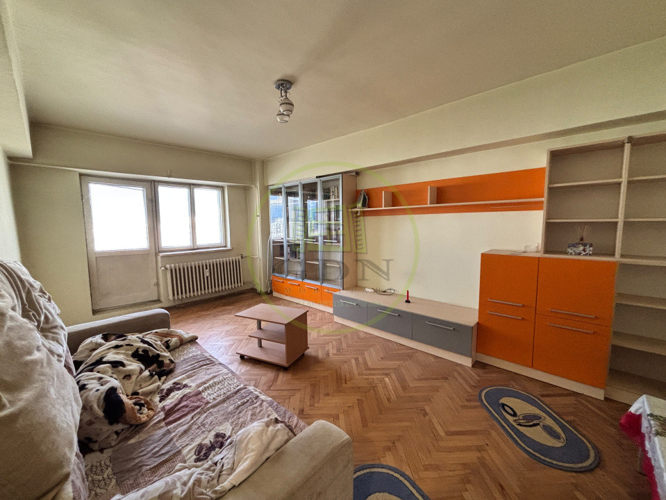 Apartament 3 camere, decomandat, 80 mp, Calea Bucuresti, zona McDonald's