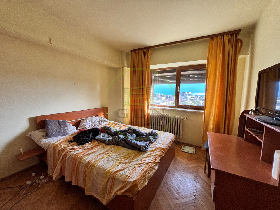 Apartament 3 camere, decomandat, 80 mp, Calea Bucuresti, zona McDonald's