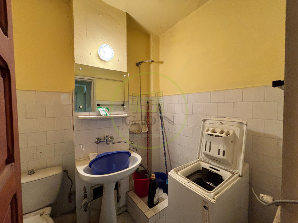 Apartament 3 camere, decomandat, 80 mp, Calea Bucuresti, zona McDonald's