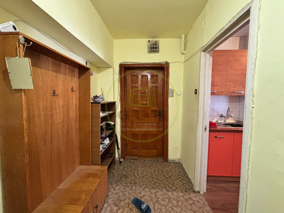 Apartament 3 camere, decomandat, 80 mp, Calea Bucuresti, zona McDonald's