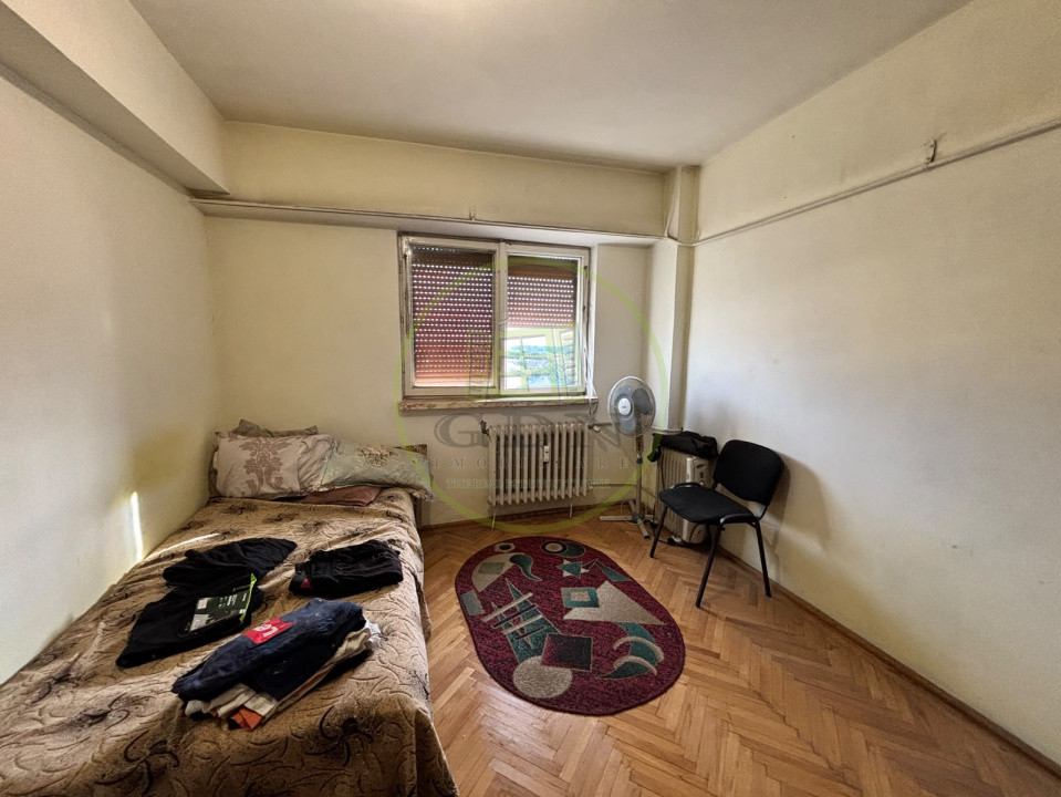 Apartament 3 camere, decomandat, 80 mp, Calea Bucuresti, zona McDonald's