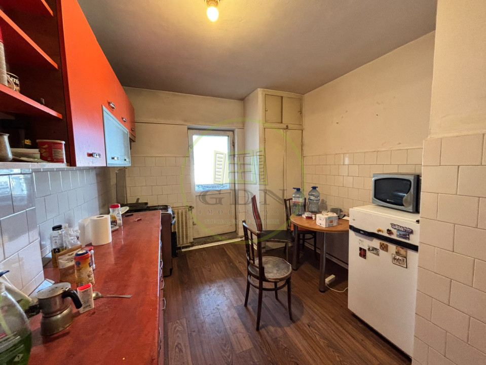 Apartament 3 camere, decomandat, 80 mp, Calea Bucuresti, zona McDonald's