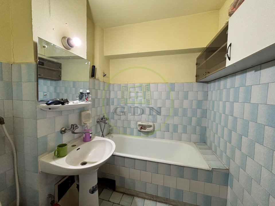 Apartament 3 camere, decomandat, 80 mp, Calea Bucuresti, zona McDonald's