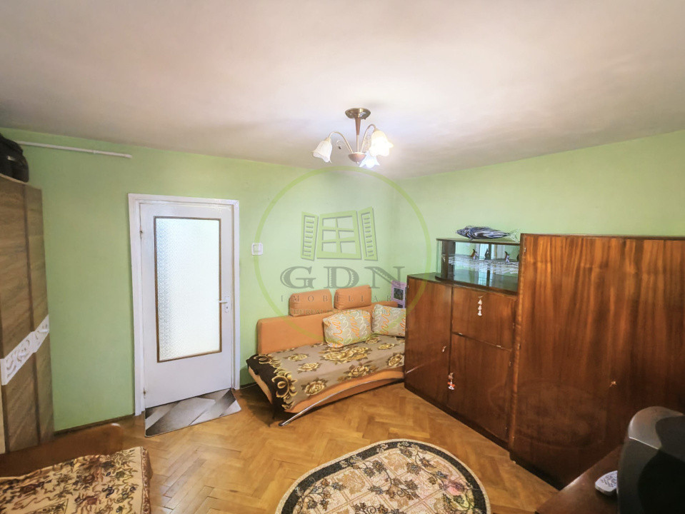 Apartament cu o cameră de vânzare în Reghin