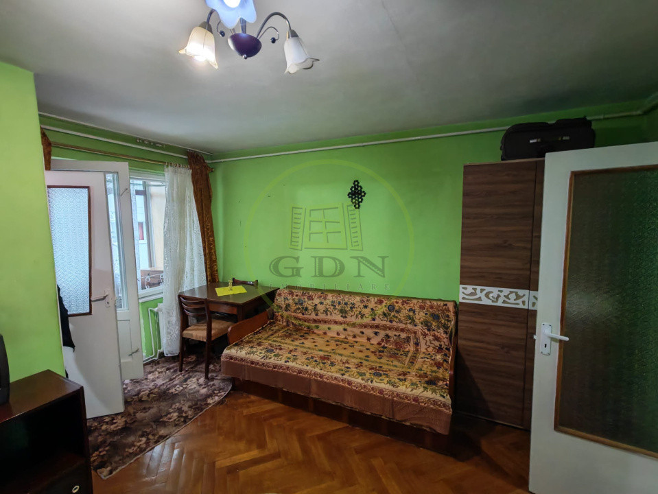 Apartament cu o cameră de vânzare în Reghin