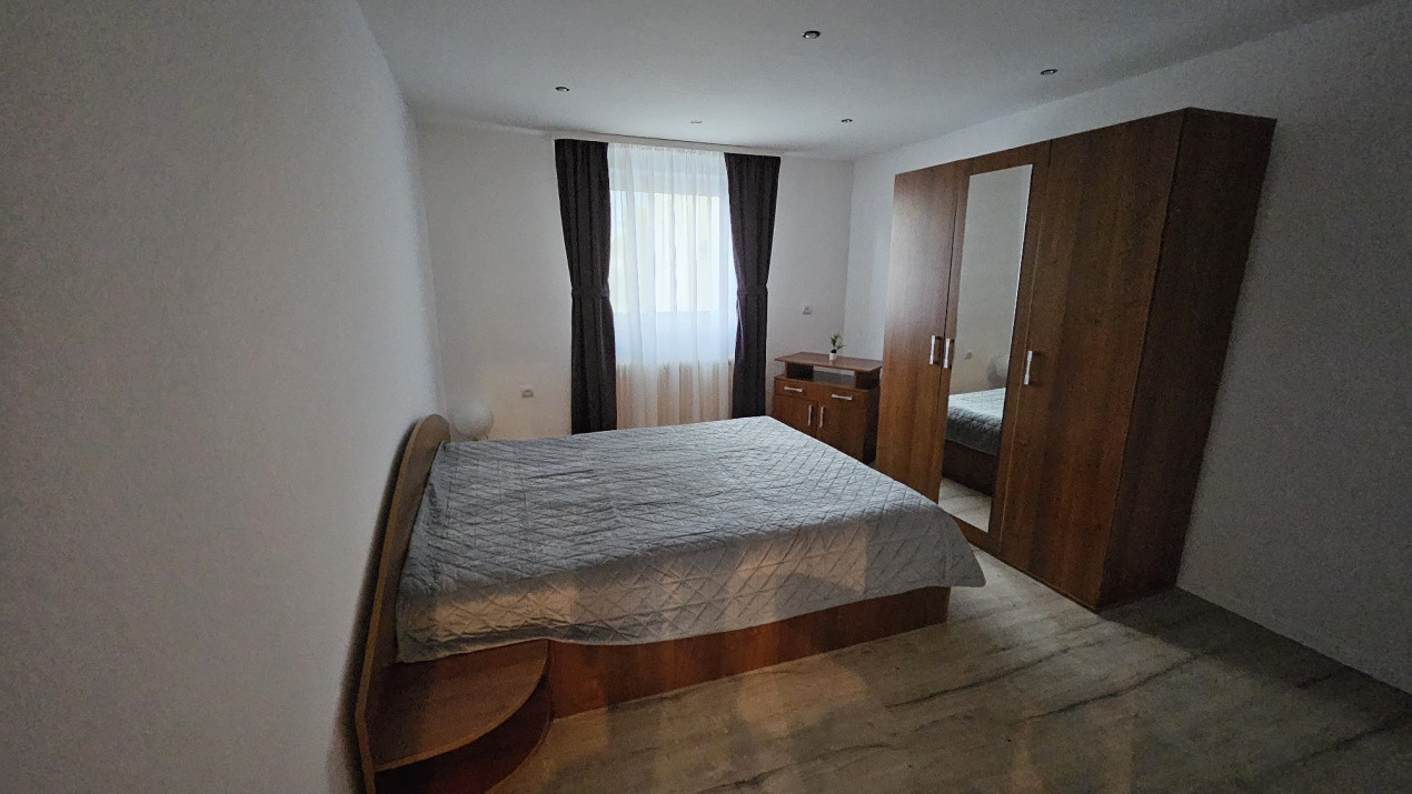 Casă de vânzare în Sibiu, zona Turnișor – 5 camere, pivniță, garaj și teren 