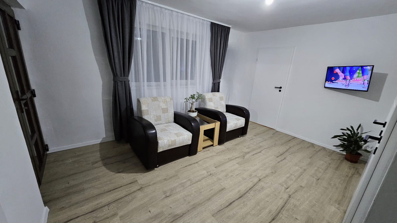 Casă de vânzare în Sibiu, zona Turnișor – 5 camere, pivniță, garaj și teren 
