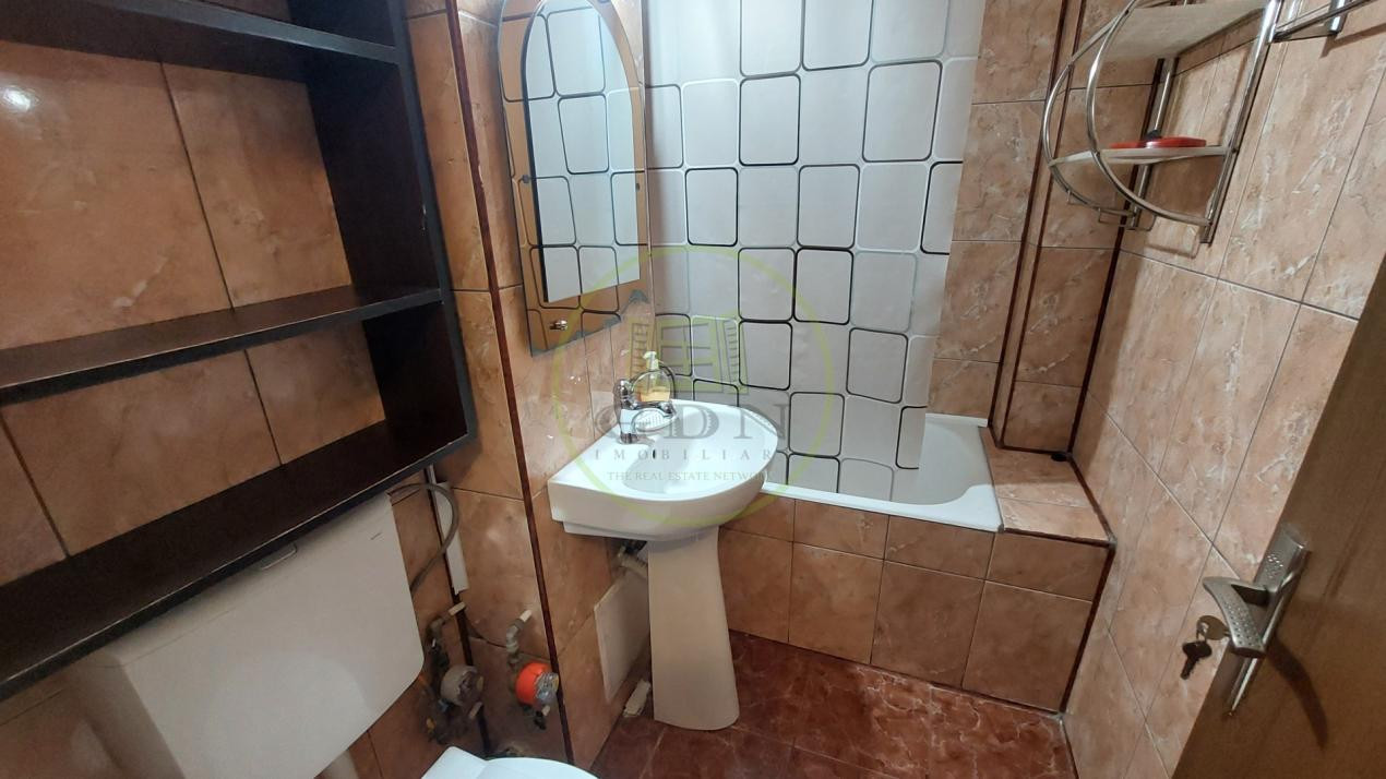 Garsoniera semidecomandata, etajul 3, cartier Lăpuș, zona Restaurantul Intim