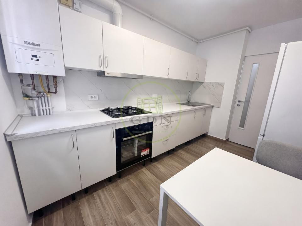 Apartament cu 3 camere de închiriat în Crângași | Semidecomandat | 750 €/lună |