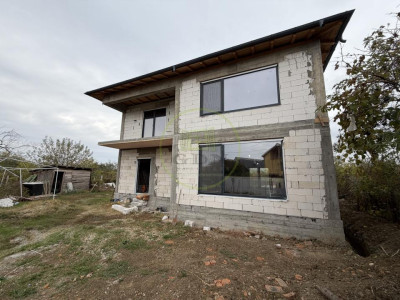 Casa P+1, 1074mp teren, sat Balta Verde
