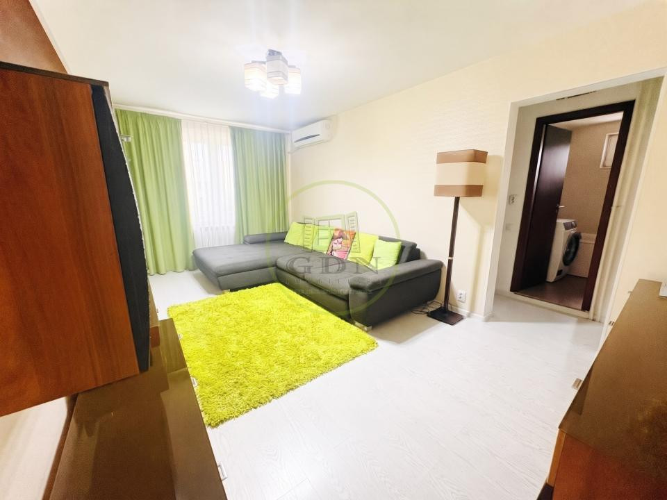 Apartament cu 4 camere de închiriat||1.150 €||Crangasi|Parcare propie| Centrala|