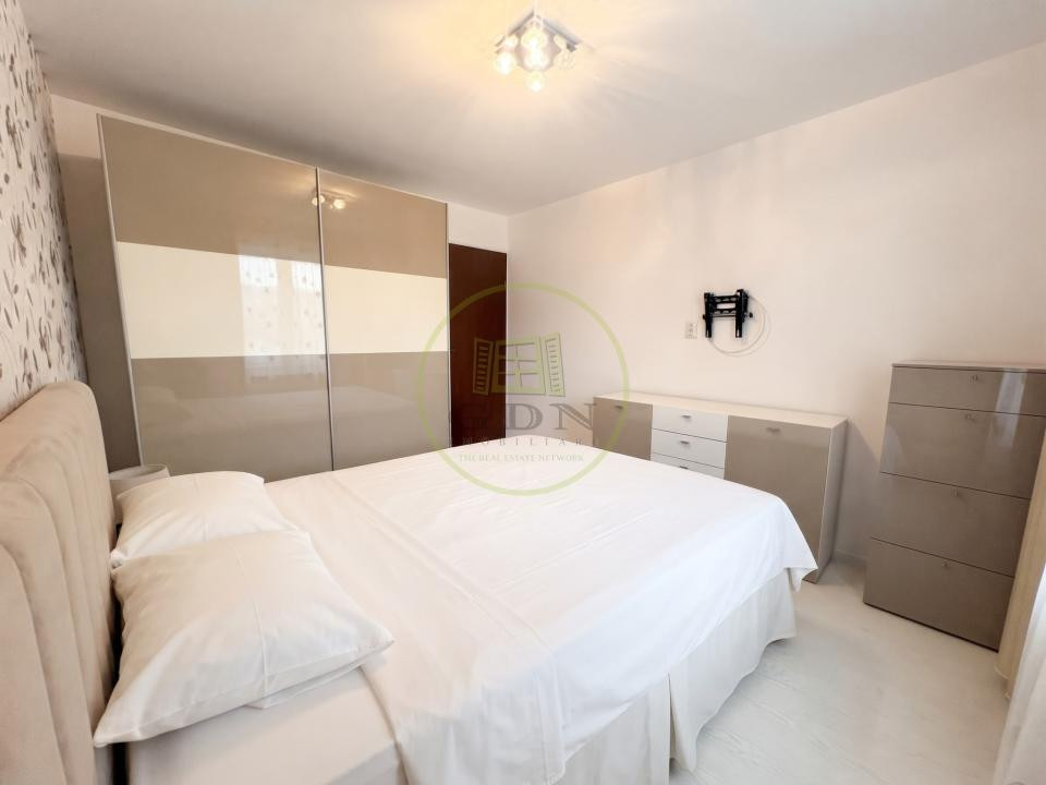 Apartament cu 4 camere de închiriat||1.150 €||Crangasi|Parcare propie| Centrala|