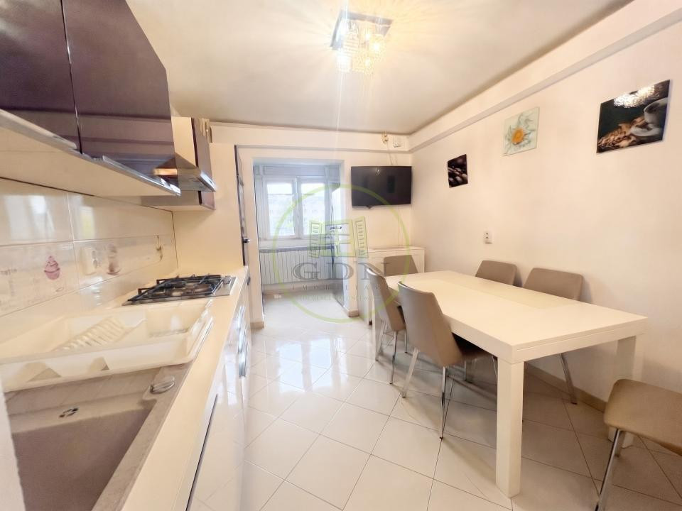 Apartament cu 4 camere de închiriat||1.150 €||Crangasi|Parcare propie| Centrala|