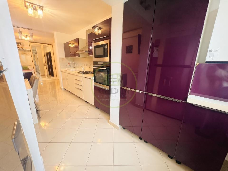 Apartament cu 4 camere de închiriat||1.150 €||Crangasi|Parcare propie| Centrala|