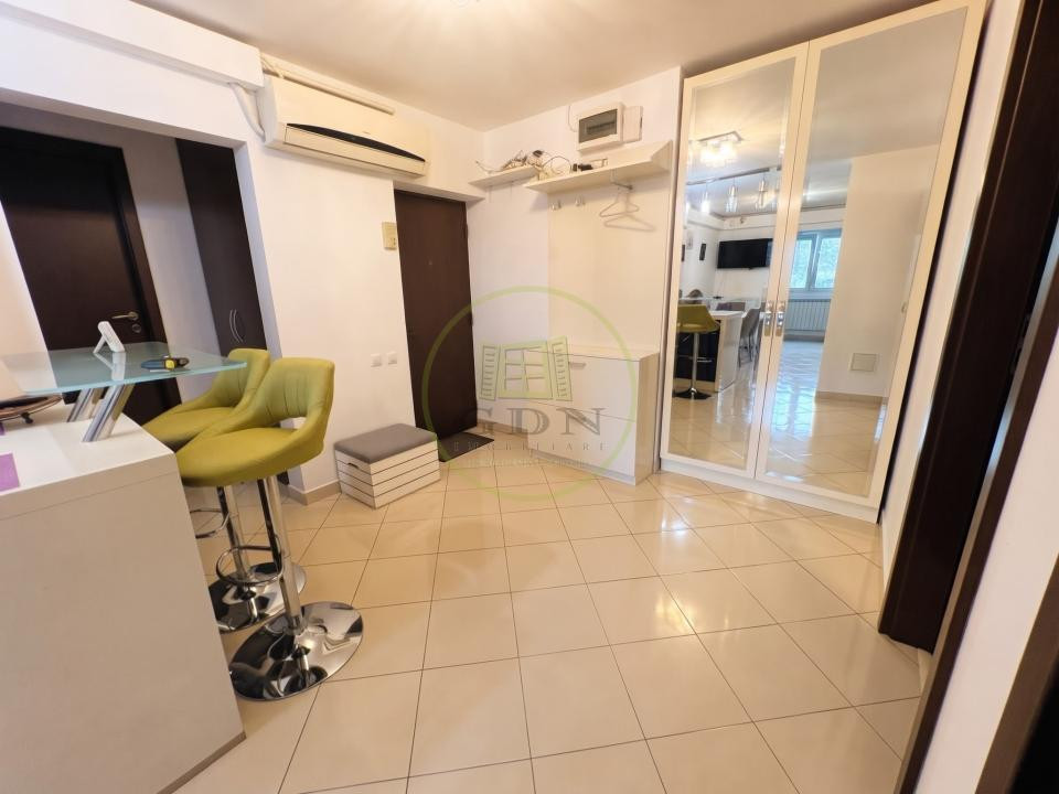 Apartament cu 4 camere de închiriat||1.150 €||Crangasi|Parcare propie| Centrala|