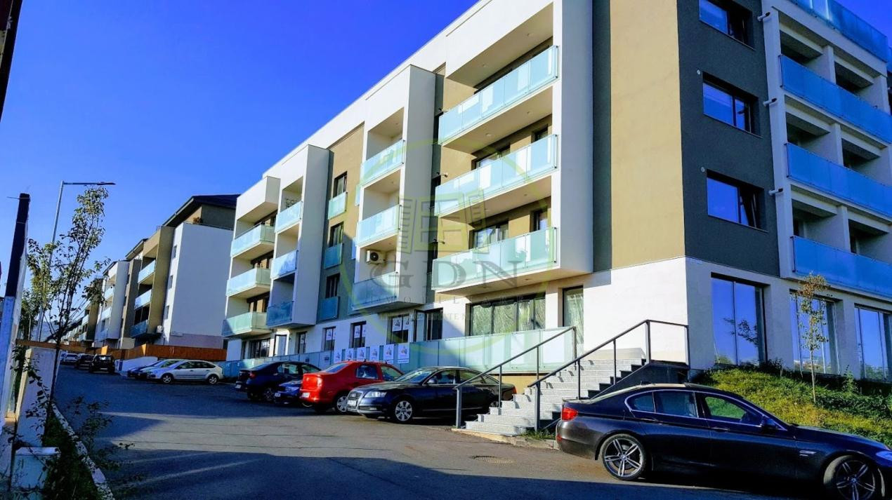 Închiriere spațiu comercial, 200 mp. + 3 locuri de parcare