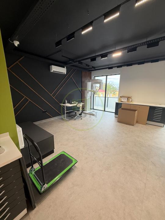 Închiriere spațiu comercial, 200 mp. + 3 locuri de parcare