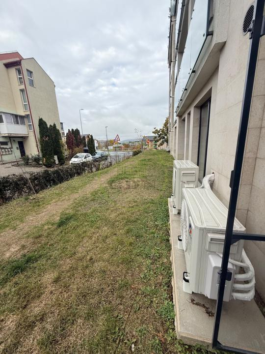 Închiriere spațiu comercial, 200 mp. + 3 locuri de parcare