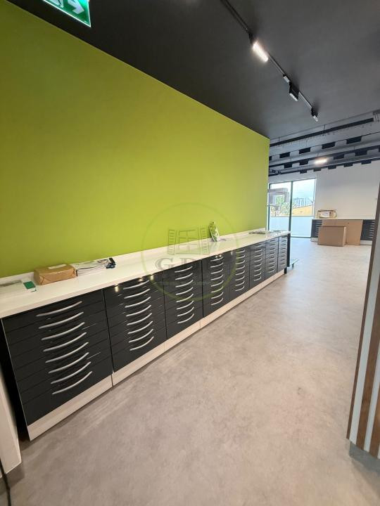Închiriere spațiu comercial, 200 mp. + 3 locuri de parcare