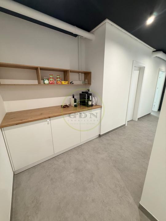 Închiriere spațiu comercial, 200 mp. + 3 locuri de parcare