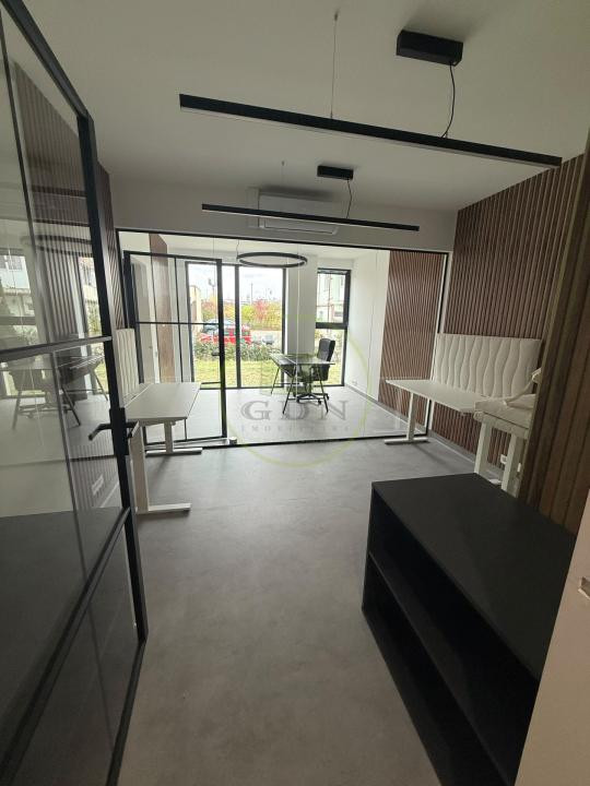 Închiriere spațiu comercial, 200 mp. + 3 locuri de parcare