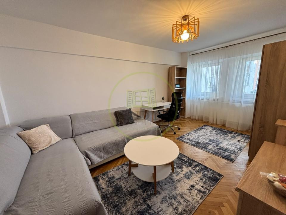 Apartament 2 camere, 52 mp, Ultracentral , zona English Park