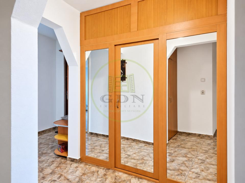 Închiriere apartament 3 camere Astra Brașov + parcare