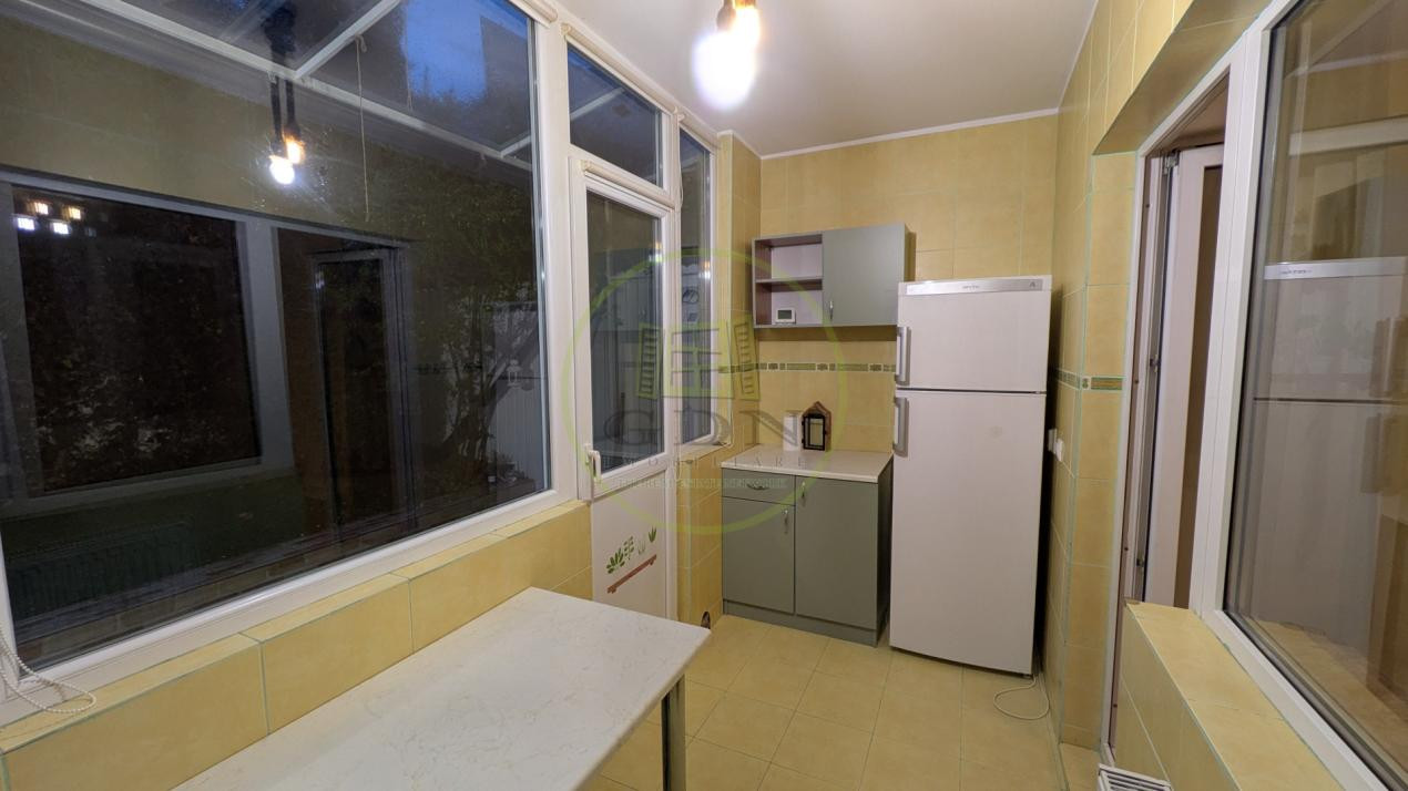 Sibiu, Zona Belvedere, 45,63 mp, apartament cu nișă de dormit, si o mică grădină